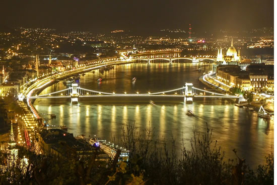 Budapest, iluminado