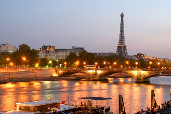 París de noche, iluminado