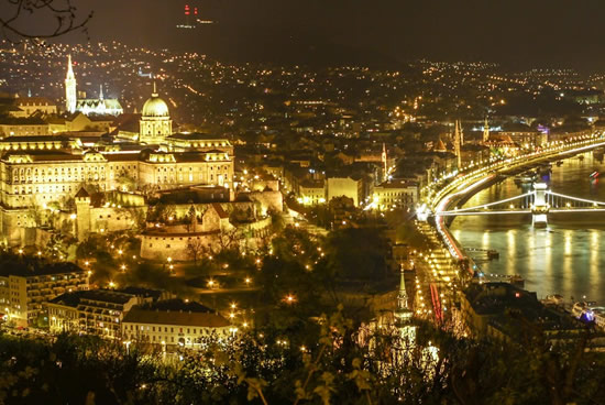 Budapest, iluminado